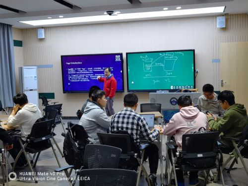 武漢大學鴻蒙課程引爆學生熱情，近400人選修并拓展社會經(jīng)濟咨詢服務(wù)